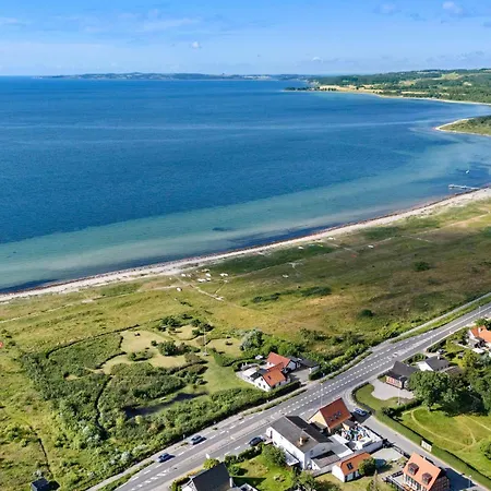 Cozy Home In Ebeltoft With Wifi Сasa de vacaciones *